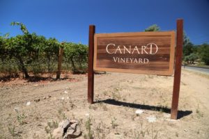 Canard-Vineyard-Sign